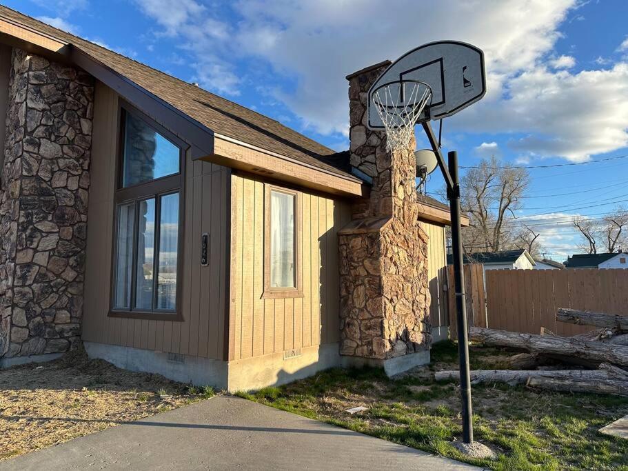 Cozy Cabin In The City Plus Gym Winnemucca Exterior foto